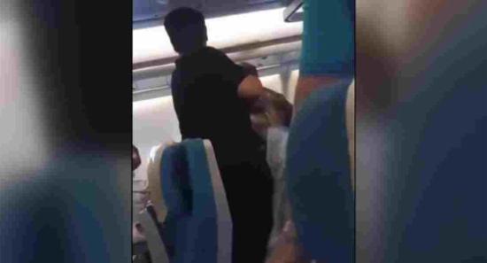 விமானப் பணிப்பெண்ணை தாக்கிய நபருக்கு பிணை